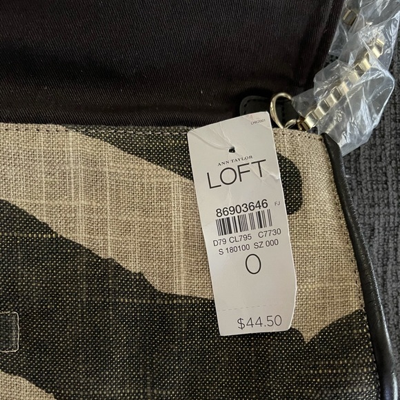 Loft hand bag with gold chain strap - Picture 3 of 5